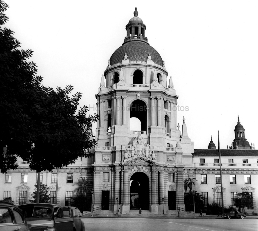 Pasadena 1949 City Hall wm.jpg